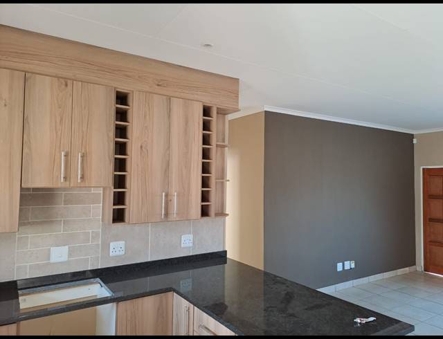 3 BEDROOM TOWNHOUSE FOR SALE IN RIVERSDALE